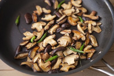 cach-lam-com-tron-han-quoc-don-gian-7