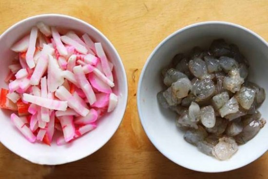 cach-lam-nem-hai-san-ngon-1