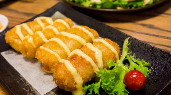 cach-lam-nem-hai-san-ngon