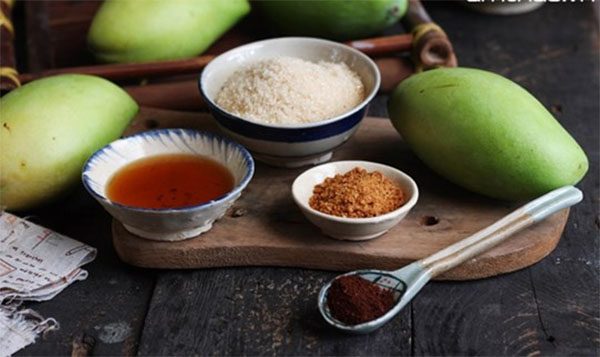 nguyen-lieu-lam-mon-xoai-lac-don-gian-ngay-tai-nha