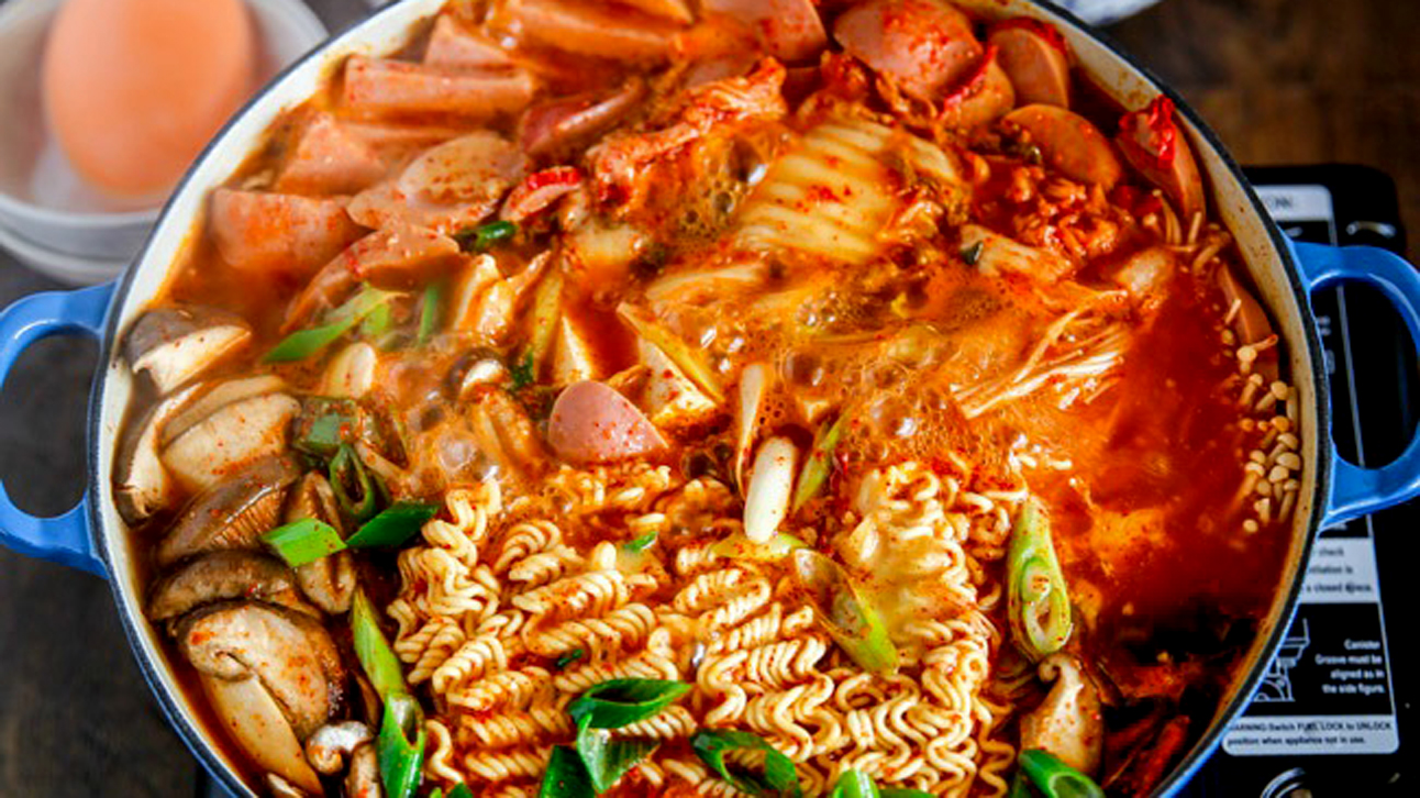 huong-dan-lam-mi-cay-han-quoc-ngay-tai-nha-cuc-ngon3